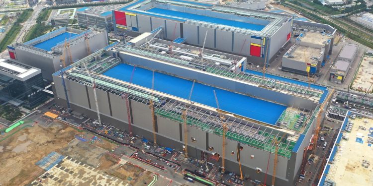 Samsung & SK Hynix Tahan Produksi DRAM: Kekhawatiran Oversupply di Tengah Lonjakan Permintaan AI