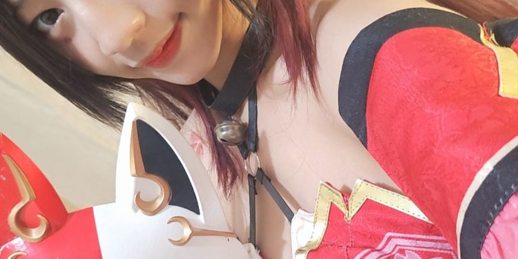Lagi-Lagi Bikin Heboh! Cosplayer Lokal Ini Dihujat Saat Bagikan Momen Mengajar di Bulan Puasa