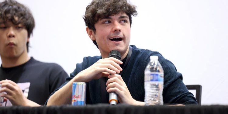 Zach Aguilar Ungkap Perjalanan Jadi Pengisi Suara Tanjiro di Demon Slayer: Tantangan Emosional hingga Teknik Rekaman Ekstrem