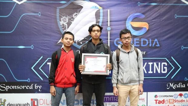 Dari Komunitas Lokal ke Panggung Global: Kisah Tiga Anak Daerah Jadi Ahli Keamanan Siber