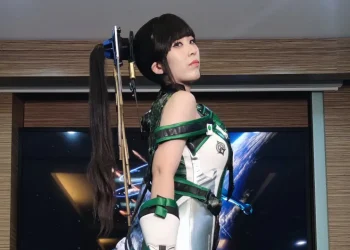 Cosplayer Larissa Rochefort Ramai Dibahas Lagi! Postingan Lama 2024 Viral Kembali, Netizen Soroti Penampilan Tanpa Filter Korban Timpa Gambar