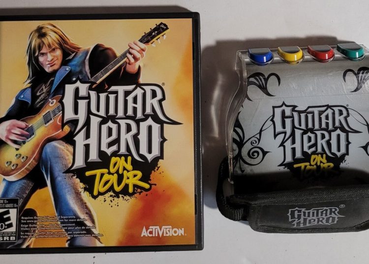 [Review] Guitar Hero : On Tour (Nintendo DS) + Guitar Grip Strap & Pick – Inovasi Keren, Tapi Nyiksa Tangan ?