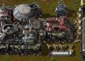 Ilustrasi pabrik otomatis yang penuh konveyor di game Factorio